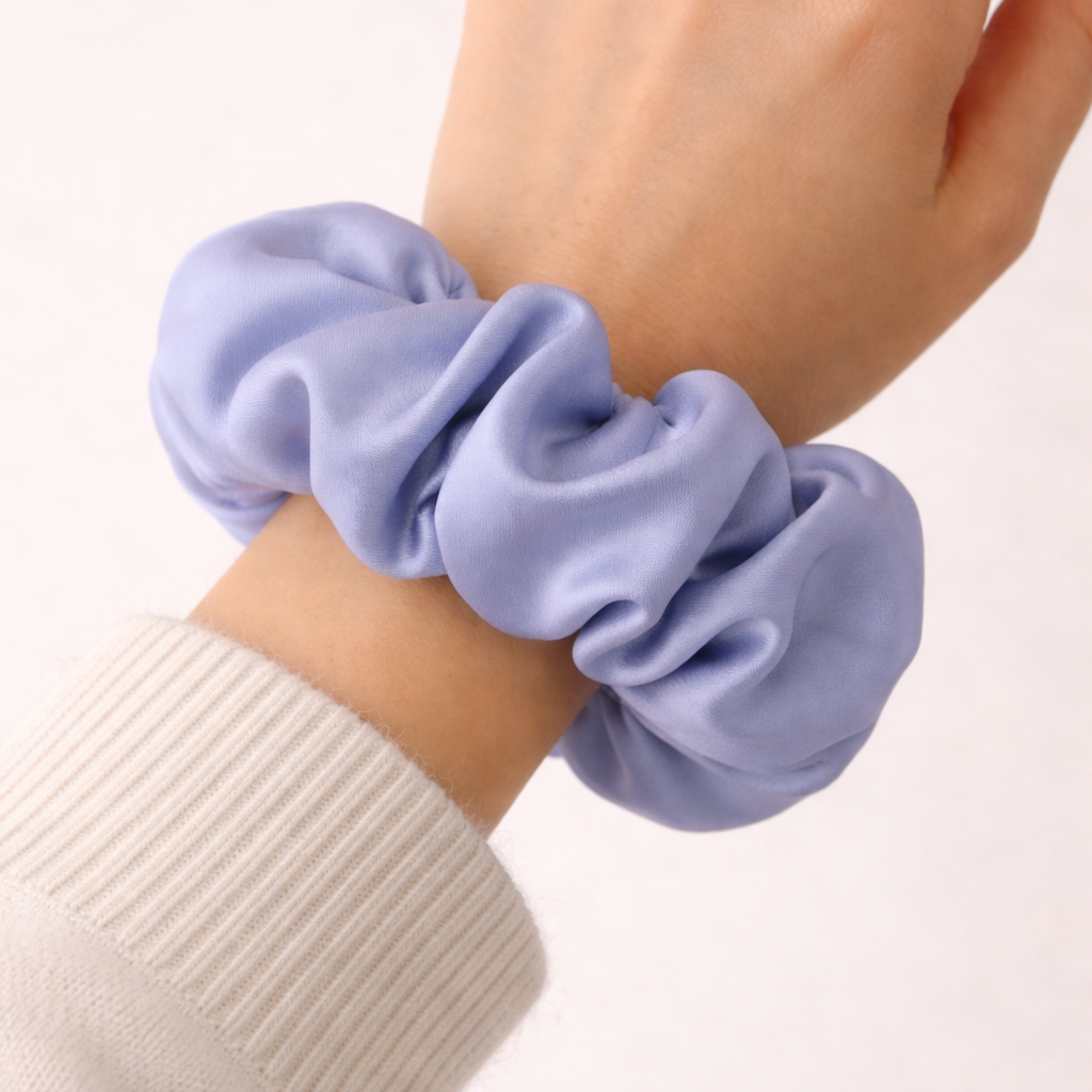 Scrunchie saténová gumička SINOA modrá lila4